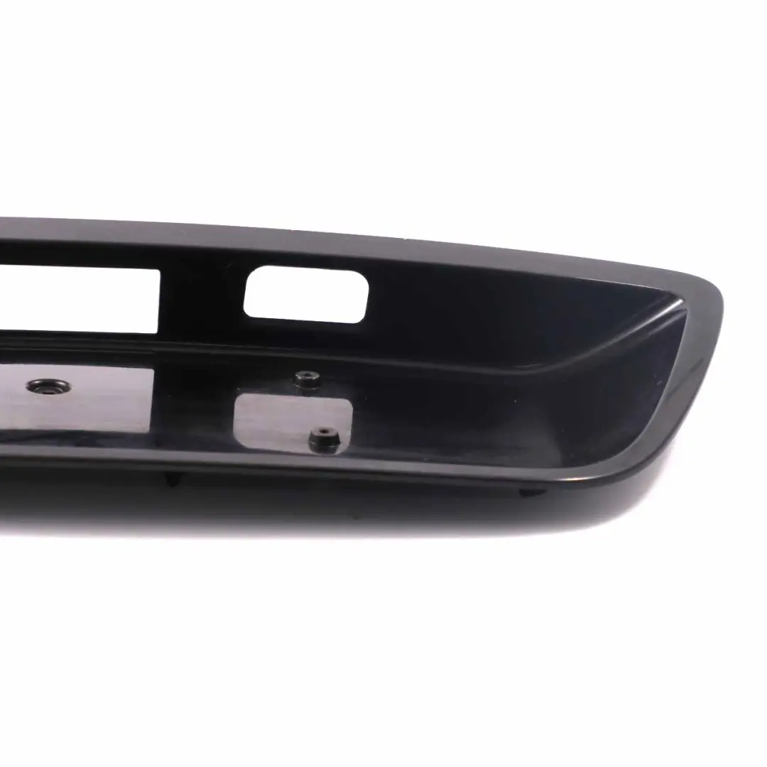 Portamatrículas Maletero Portón Trasero Negro 197 para Mercedes W203 con número de pieza A2037500881 Mercedes W203 Portamatrículas Maletero Portón Trasero Negro 197 - SKU A2037500881-OB - Número de pieza A2037500881