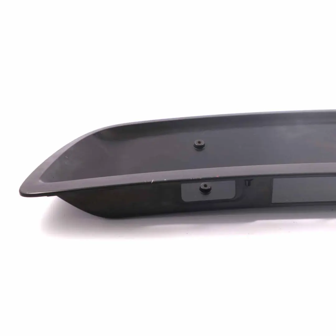 Blenda Osłona Klapy Tył Czarna do Mercedes W203 o numerze A2037500881 Mercedes W203 Blenda Osłona Klapy Tył Czarna - SKU A2037500881-OB - Numer Części A2037500881