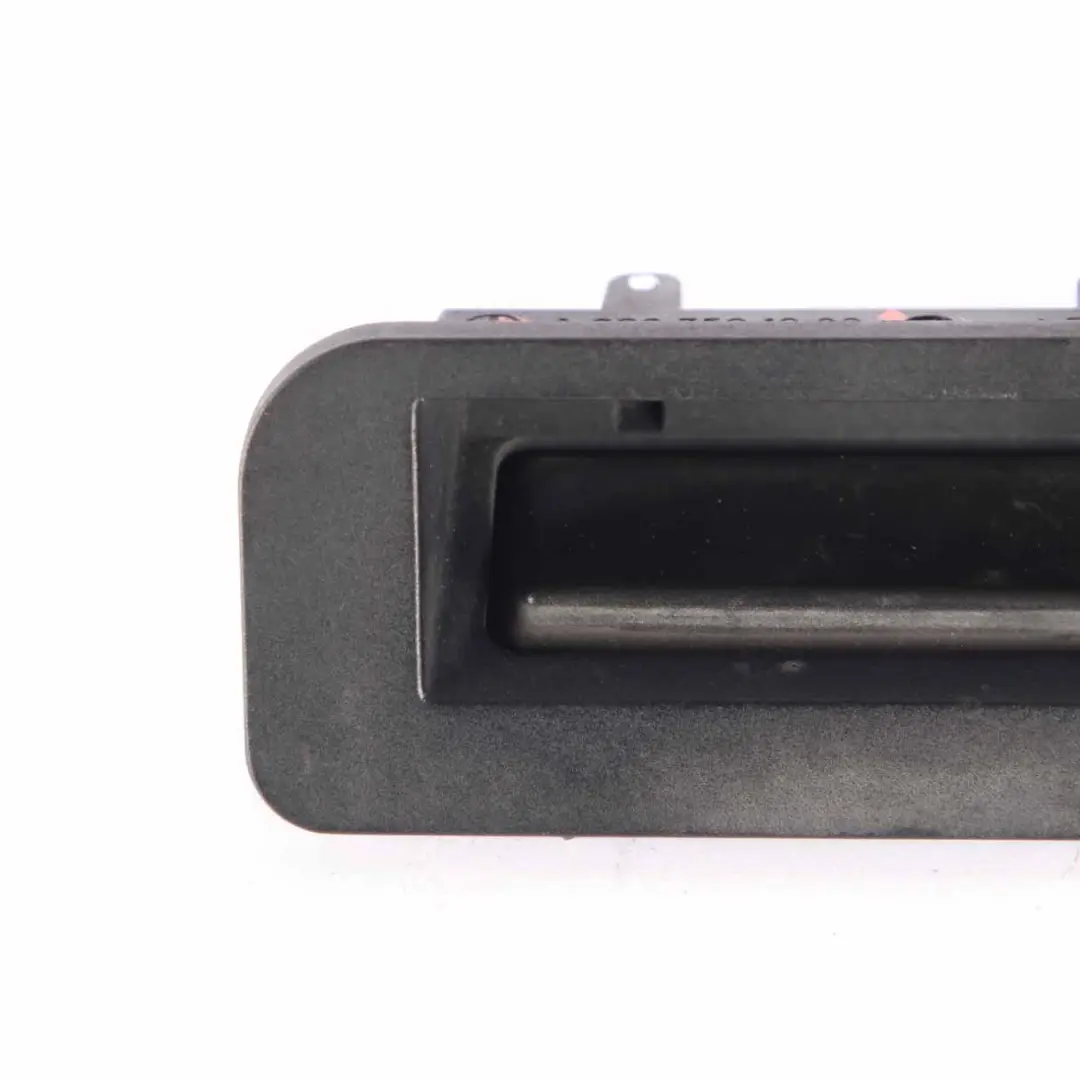 Heckklappe öffnen Griff schwarz für Mercedes CL203 mit Teilenummer A2037501093 Mercedes CL203 Heckklappe öffnen Griff schwarz - SKU A2037501093 - Teilenummer A2037501093