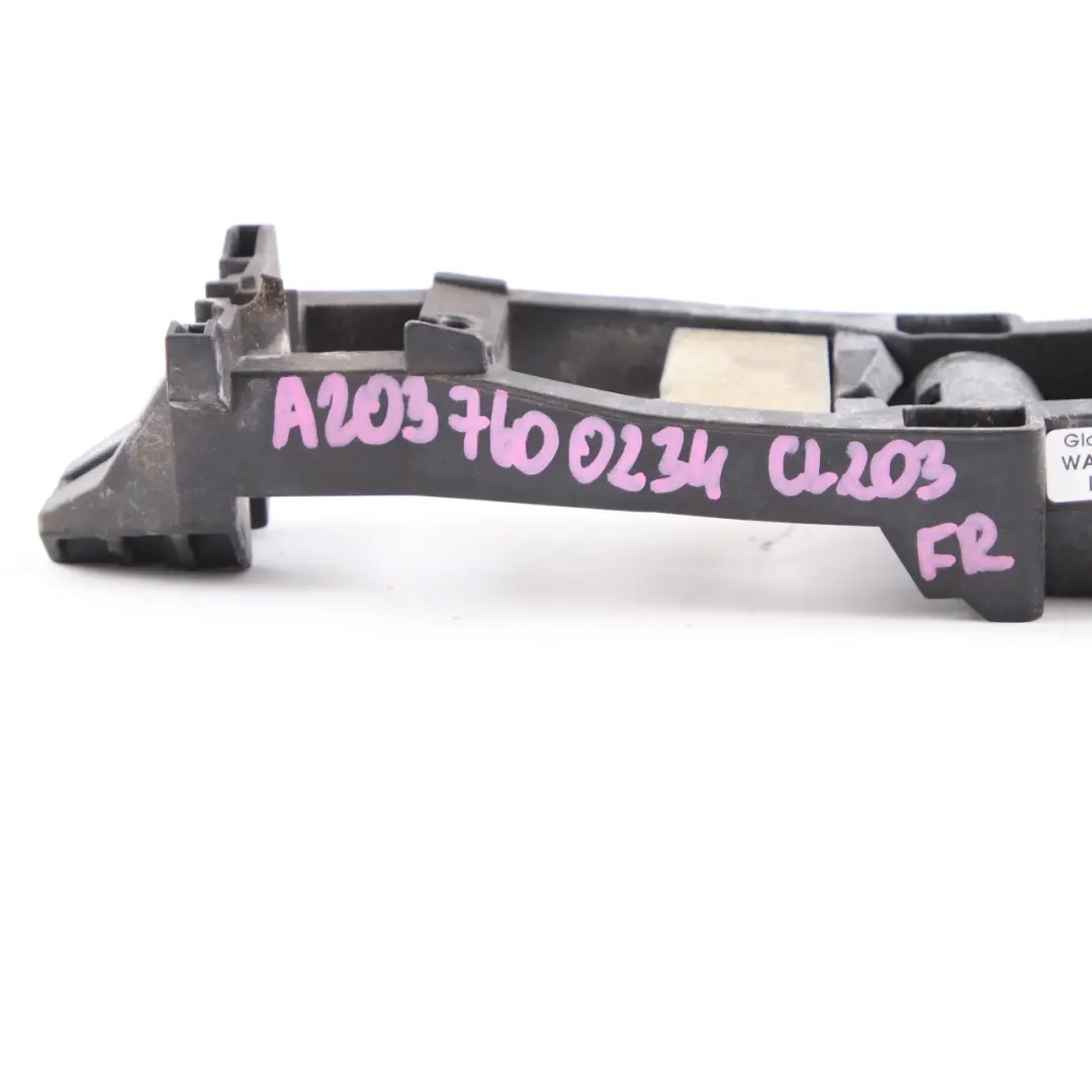 Mercedes W203 Poignée Maintien Porte Avant Droite Roulement Support - SKU A2037600234 - Numéro de pièce A2037600234