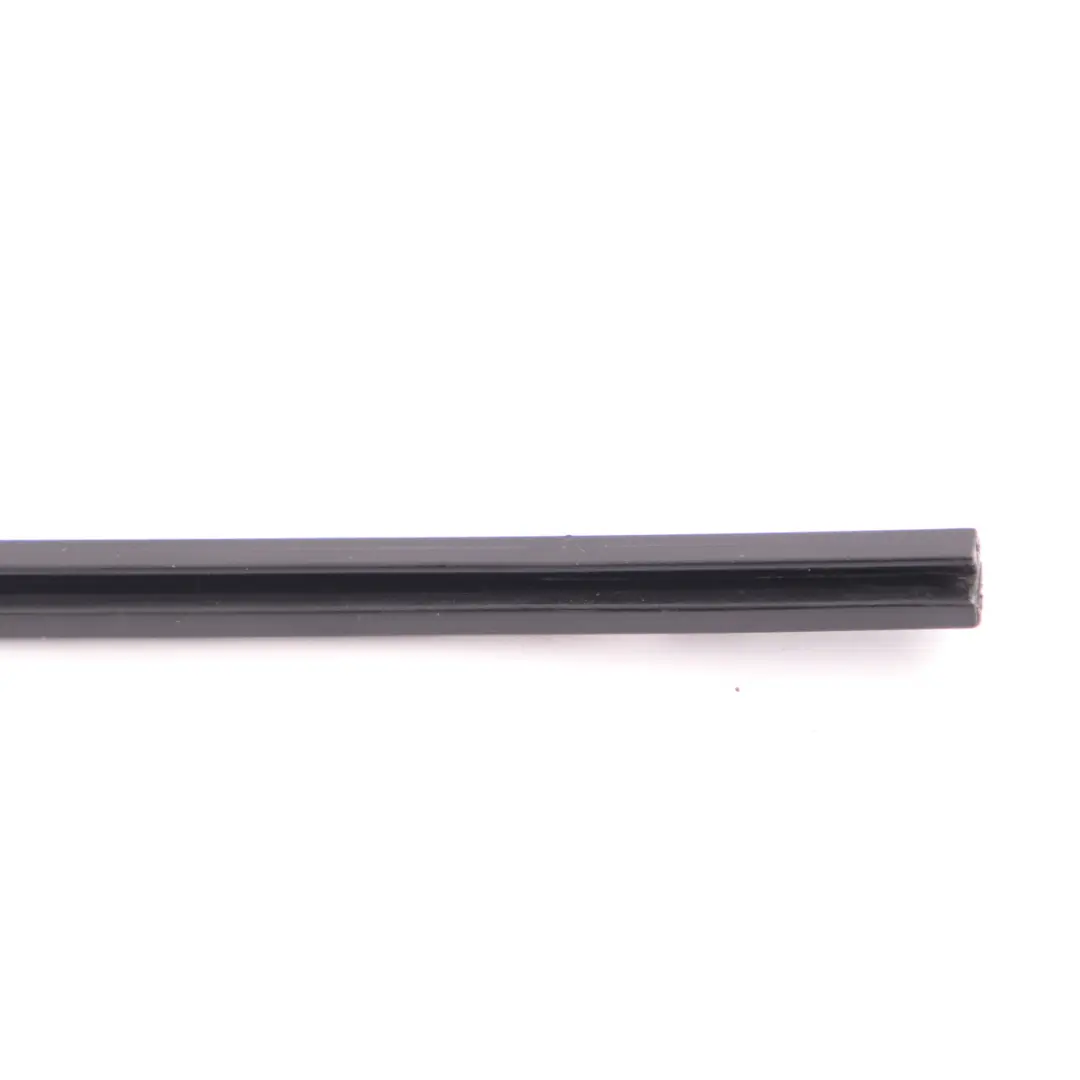 Moldura Cubierta Riel Techo Izquierda para Mercedes CL203 con número de pieza A2037840160 Mercedes CL203 Moldura Cubierta Riel Techo Izquierda - SKU A2037840160 - Número de pieza A2037840160