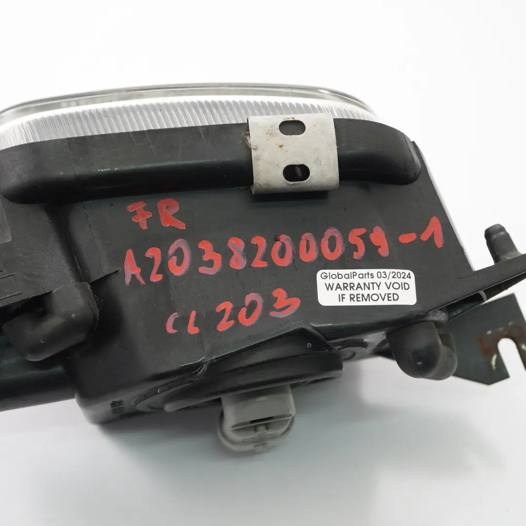  Feu antibrouillard Mercedes CLC CL203 SLK R171 Feu de pare-chocs avant droit - SKU A2038200059-1 - Numéro de pièce A2038200059