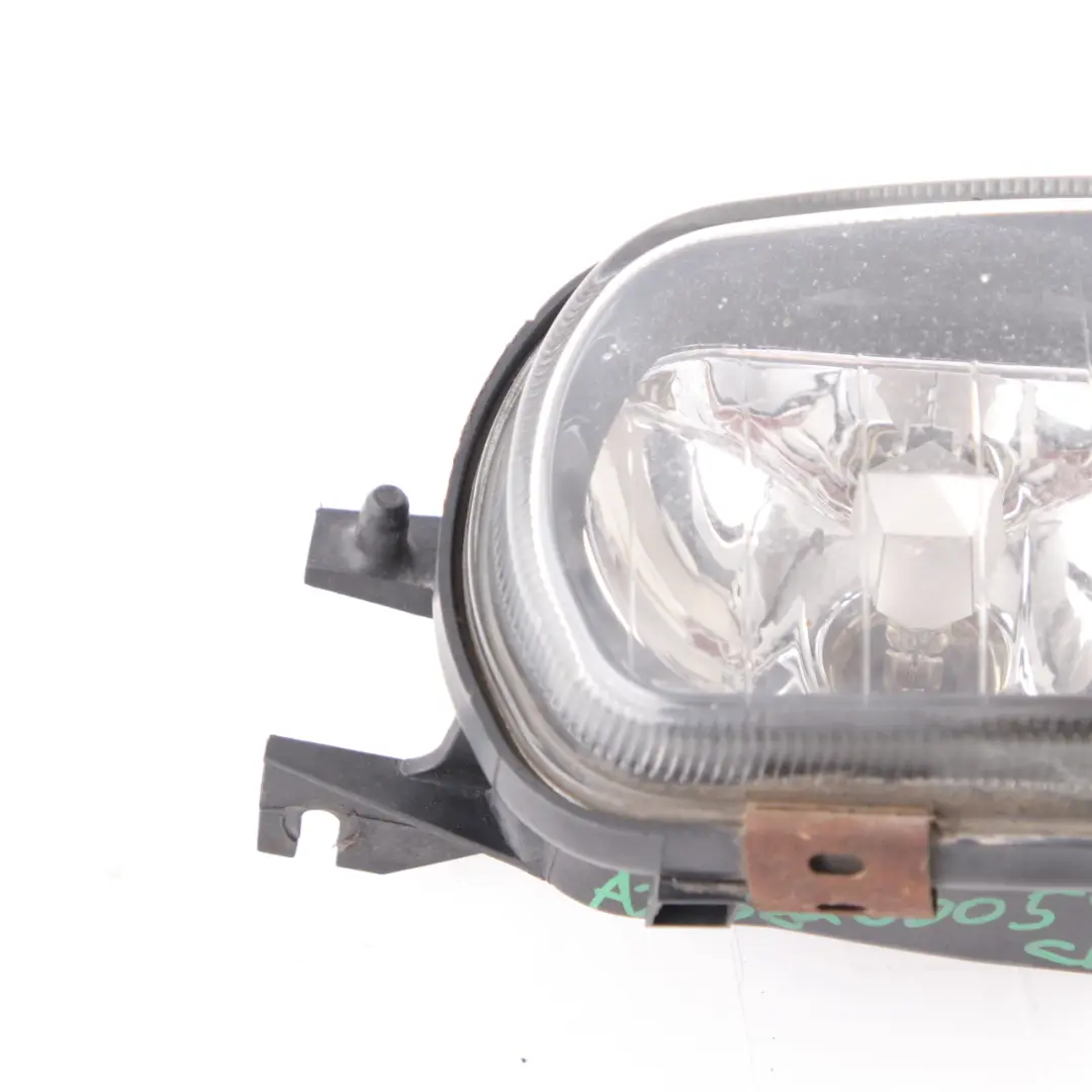 Fendinebbia Mercedes CLC CL203 SLK R171 paraurti anteriore destra per con numero di parte A2038200059 Fendinebbia Mercedes CLC CL203 SLK R171 paraurti anteriore destra - SKU A2038200059 - Numero di parte A2038200059