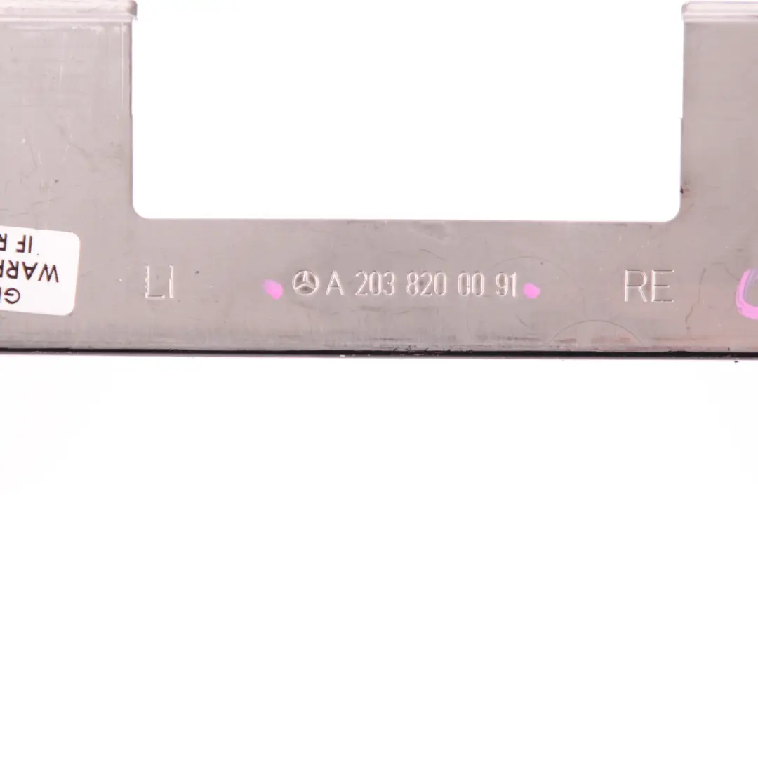 C203 Support Antenne Amplificateur A2038200091 pour Mercedes à propos du numéro de pièce A2038200191 Mercedes C203 Support Antenne Amplificateur A2038200091 - SKU A2038200191 - Numéro de pièce A2038200191