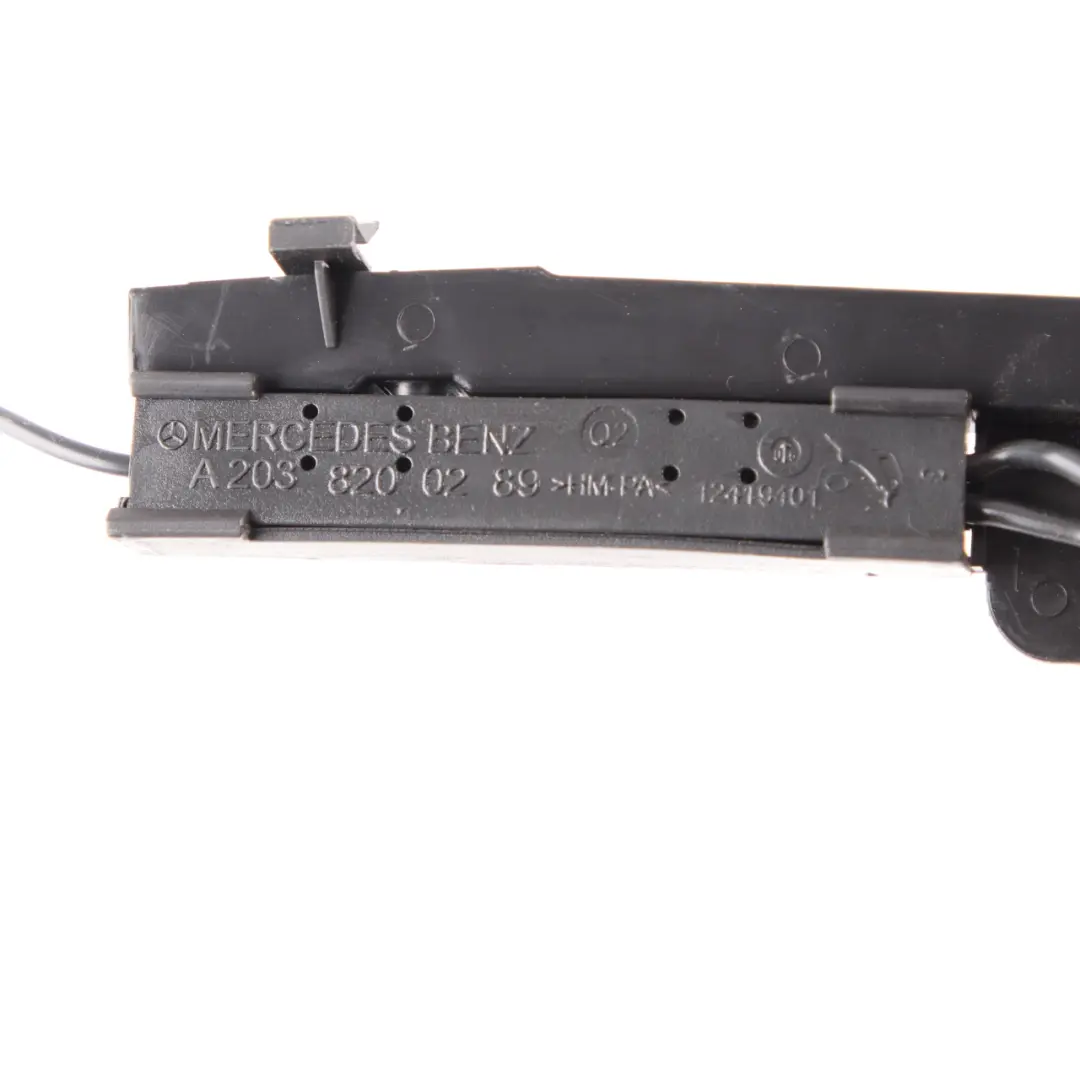 Antenne Amplificateur Module d'antenne gauche pour Mercedes W203 à propos du numéro de pièce A2038200289 Mercedes W203 Antenne Amplificateur Module d'antenne gauche - SKU A2038200289 - Numéro de pièce A2038200289