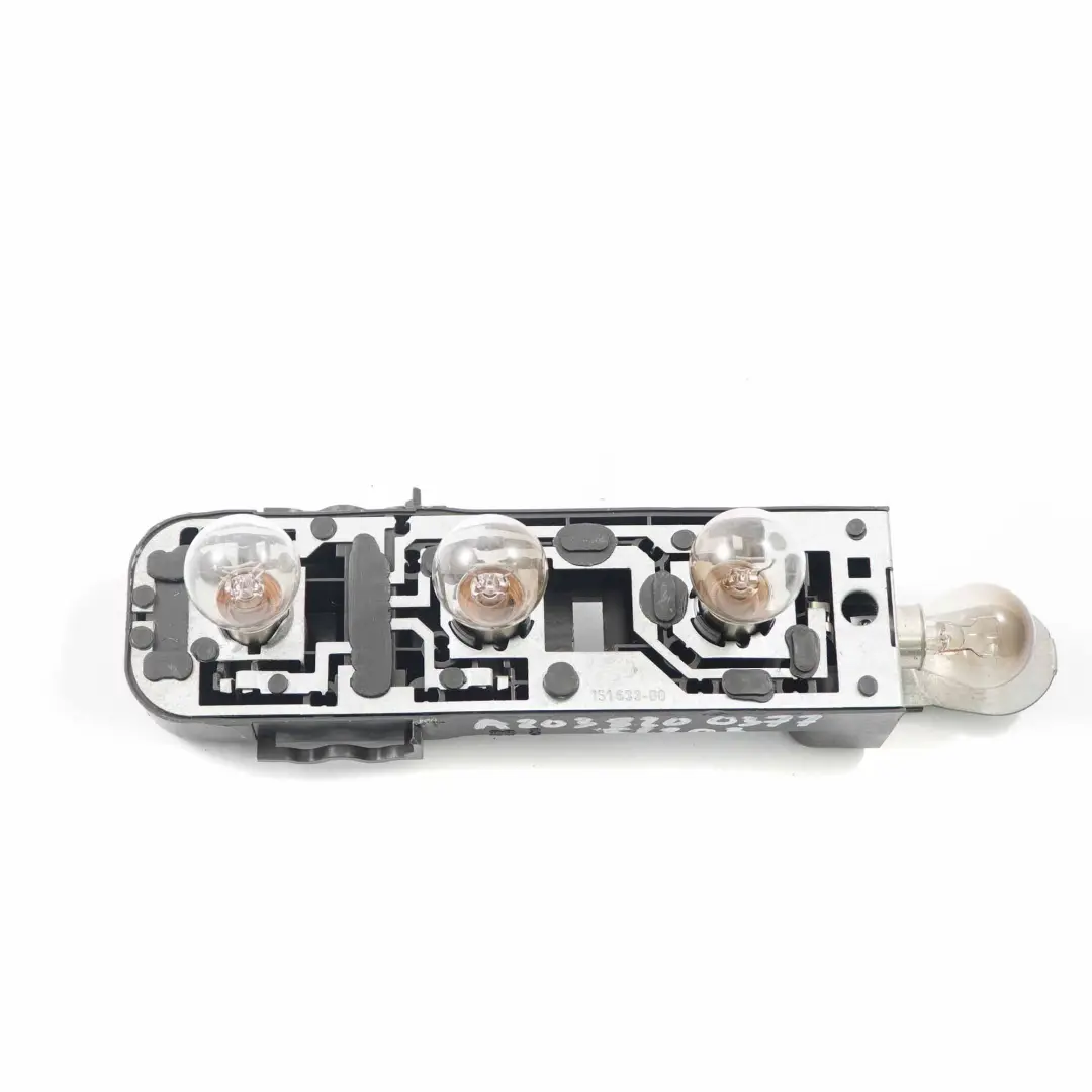 Glühbirnenhalter Lampenfassung Hinten Links Rechts 151631-00 für Mercedes CL203 mit Teilenummer A2038200377 Mercedes CL203 Glühbirnenhalter Lampenfassung Hinten Links Rechts 151631-00 - SKU A2038200377 - Teilenummer A2038200377