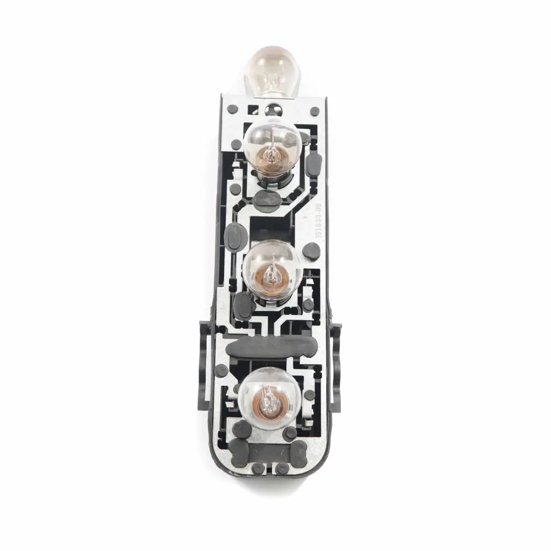 portalampada Zoccolo lampada posteriore sinistro destro 151631-00 per Mercedes CL203 con numero di parte A2038200377 Mercedes CL203 portalampada Zoccolo lampada posteriore sinistro destro 151631-00 - SKU A2038200377 - Numero di parte A2038200377