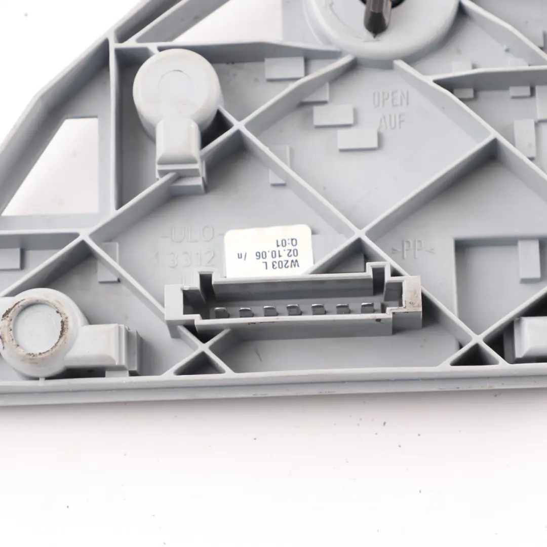 Luz Trasera Trasera Bombilla Titular Izquierda para Mercedes W203 con número de pieza A2038200777 Mercedes W203 Luz Trasera Trasera Bombilla Titular Izquierda - SKU A2038200777 - Número de pieza A2038200777