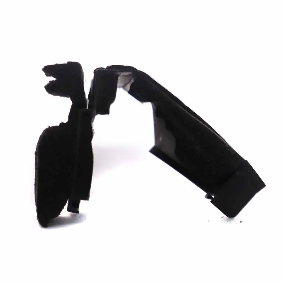 Goulotte câbles Mercedes W203 W209 Support garniture guide chaîne gauche pour à propos du numéro de pièce A2038200969 Goulotte câbles Mercedes W203 W209 Support garniture guide chaîne gauche - SKU A2038200969 - Numéro de pièce A2038200969