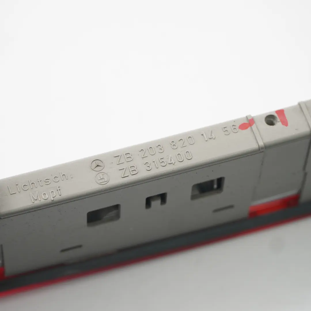hinten zusätzlich dritte Brems leuchte Mercedes W203 Limousine - SKU A2038201456-1 - Teilenummer A2038201456
