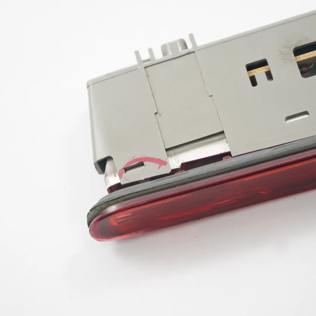 hinten zusätzlich dritte Brems leuchte Mercedes W203 Limousine - SKU A2038201456-1 - Teilenummer A2038201456