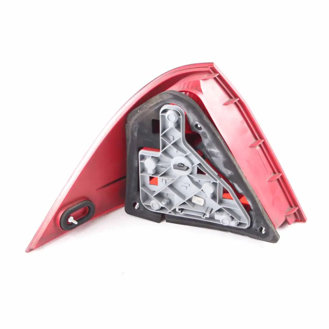 feu arrière droit pour Mercedes W203 Sedan à propos du numéro de pièce A2038202064 Mercedes W203 Sedan feu arrière droit - SKU A2038202064-1 - Numéro de pièce A2038202064