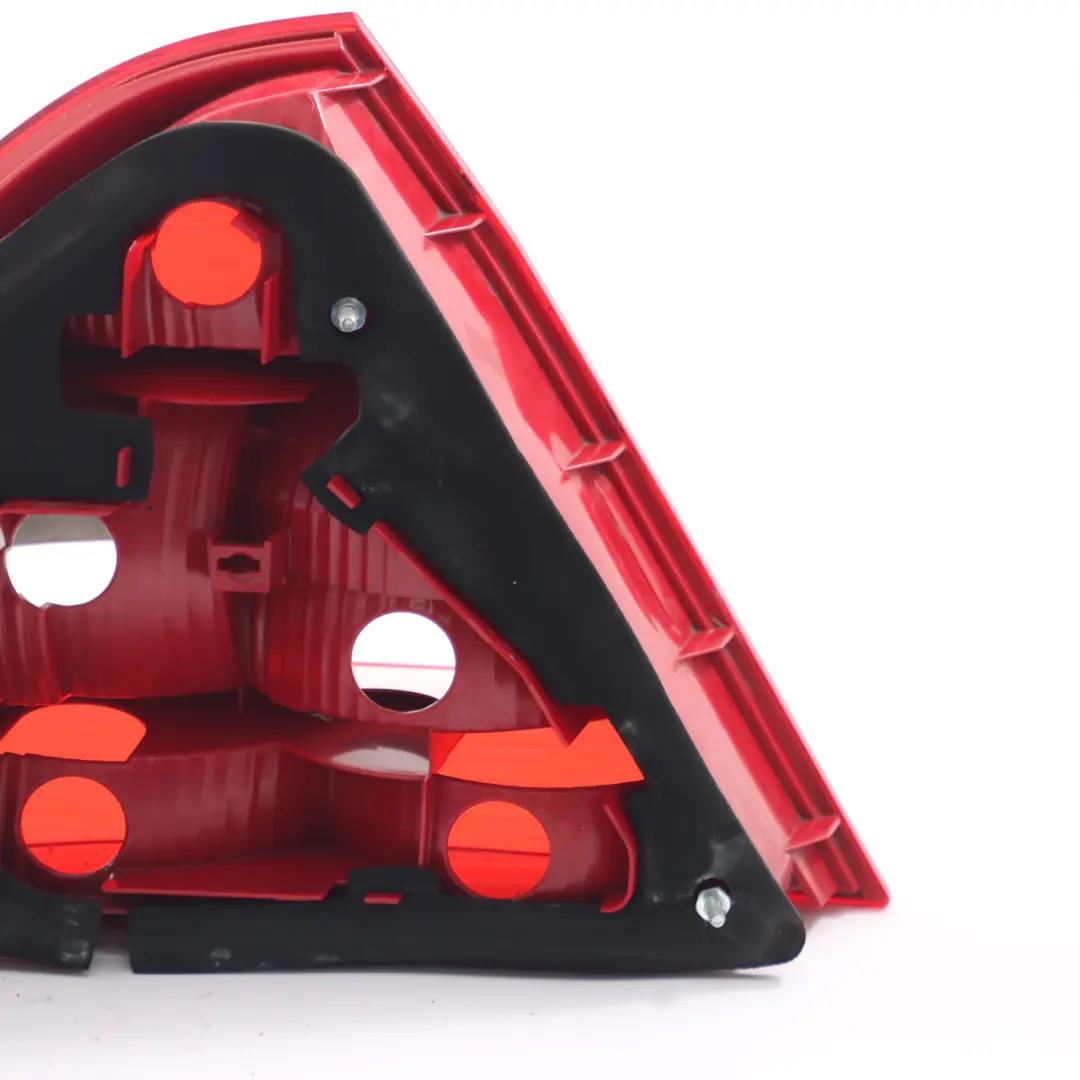 Fanale posteriore destro Fanale laterale per Mercedes W203 Berlina con numero di parte A2038202064 Mercedes W203 Berlina Fanale posteriore destro Fanale laterale - SKU A2038202064-3 - Numero di parte A2038202064