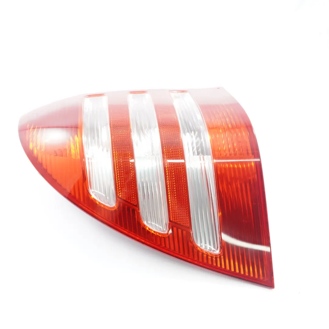 Posteriore Sinistro Fanale Pannello per Mercedes S203 W203 Estate con numero di parte A2038202364 Mercedes S203 W203 Estate Posteriore Sinistro Fanale Pannello - SKU A2038202364 - Numero di parte A2038202364