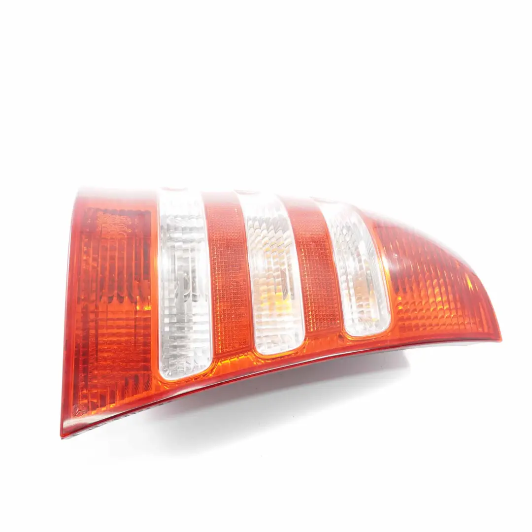 Posteriore Sinistro Fanale Pannello per Mercedes S203 W203 Estate con numero di parte A2038202364 Mercedes S203 W203 Estate Posteriore Sinistro Fanale Pannello - SKU A2038202364 - Numero di parte A2038202364