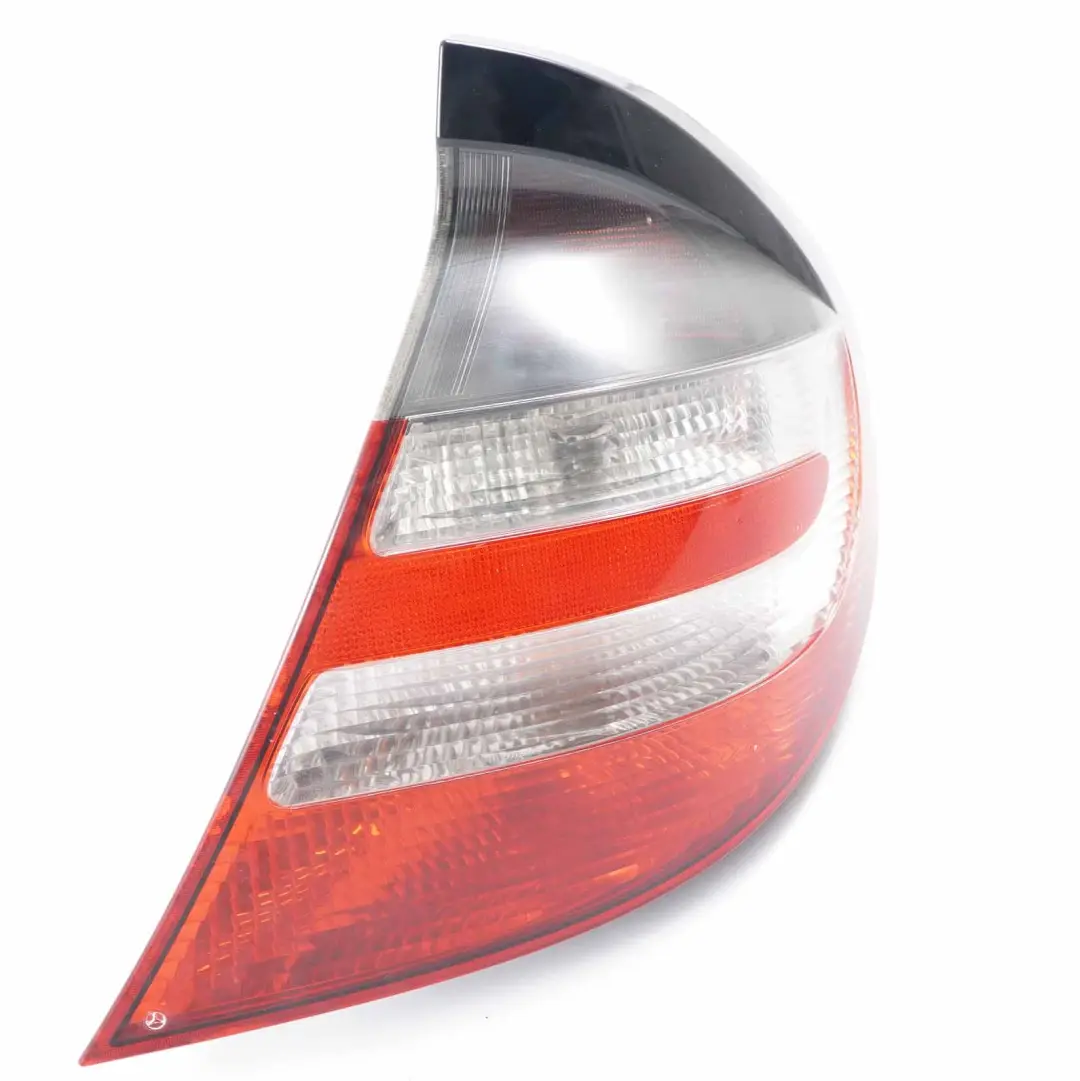 Fanale posteriore Pannello laterale posteriore destro per Mercedes CL203 con numero di parte A2038202664 Mercedes CL203 Fanale posteriore Pannello laterale posteriore destro - SKU A2038202664 - Numero di parte A2038202664
