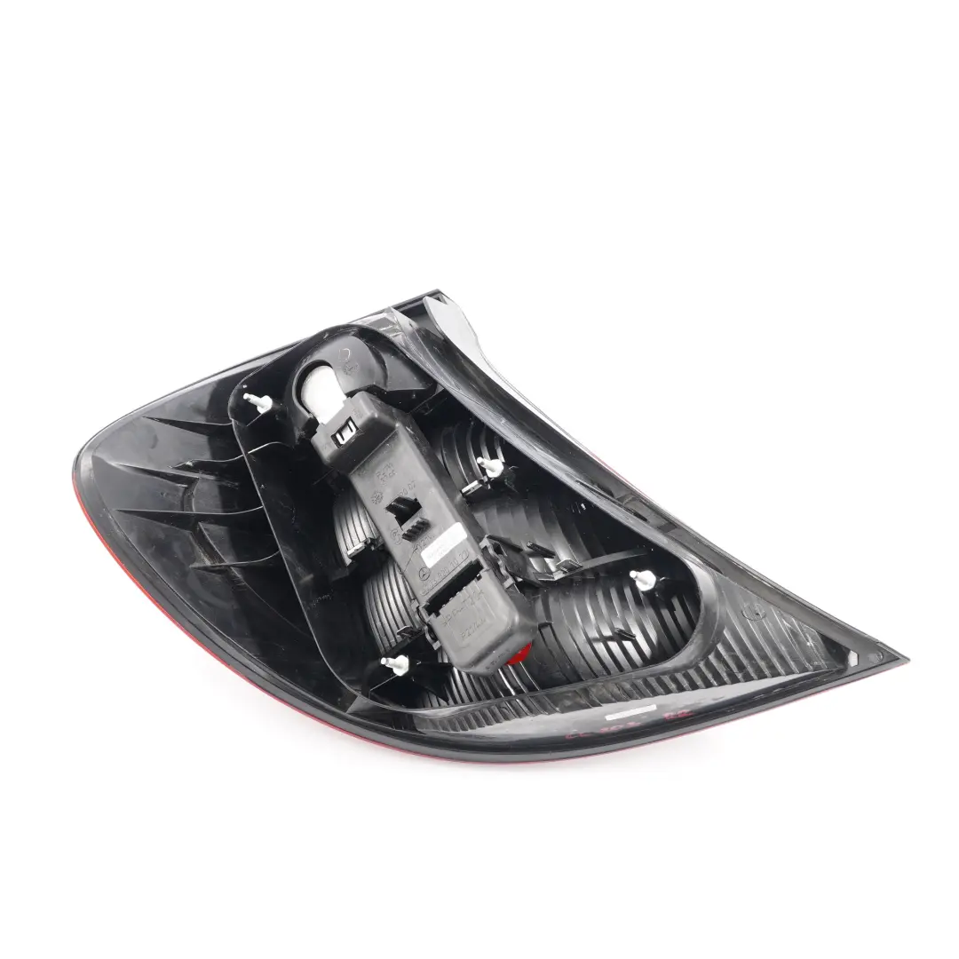 Fanale posteriore Pannello laterale posteriore destro per Mercedes CL203 con numero di parte A2038202664 Mercedes CL203 Fanale posteriore Pannello laterale posteriore destro - SKU A2038202664 - Numero di parte A2038202664