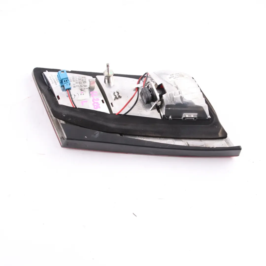  Lampada posteriore Mercedes CL203 Lato destro Luce interna coperchio A2038205464 - SKU A2038204964 - Numero di parte A2038204964