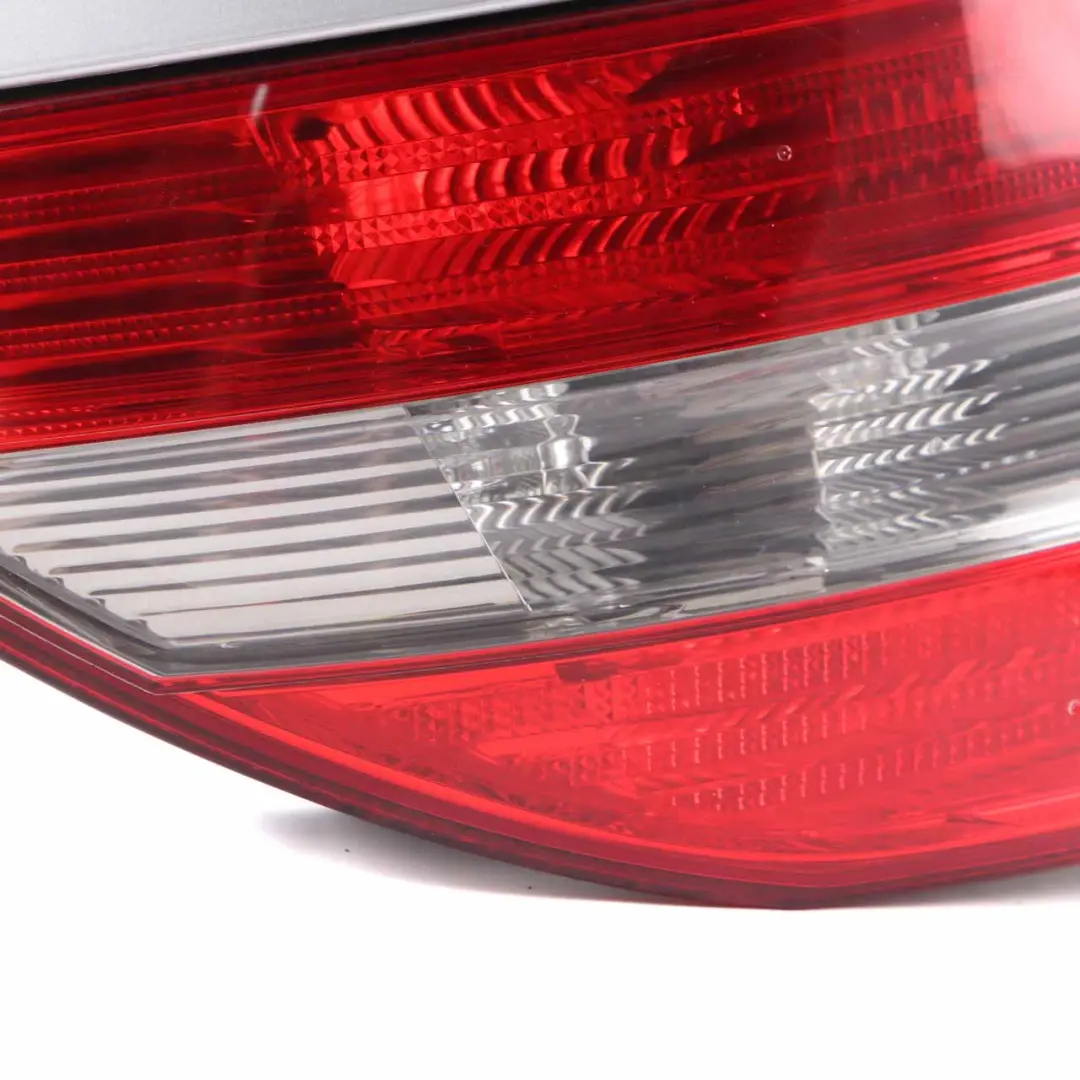 Mercedes CL203 Lampa W Błotnik Tylna Lewa Tył Lewy Srebrna - SKU A2038205164-IRS - Numer Części A2038205164