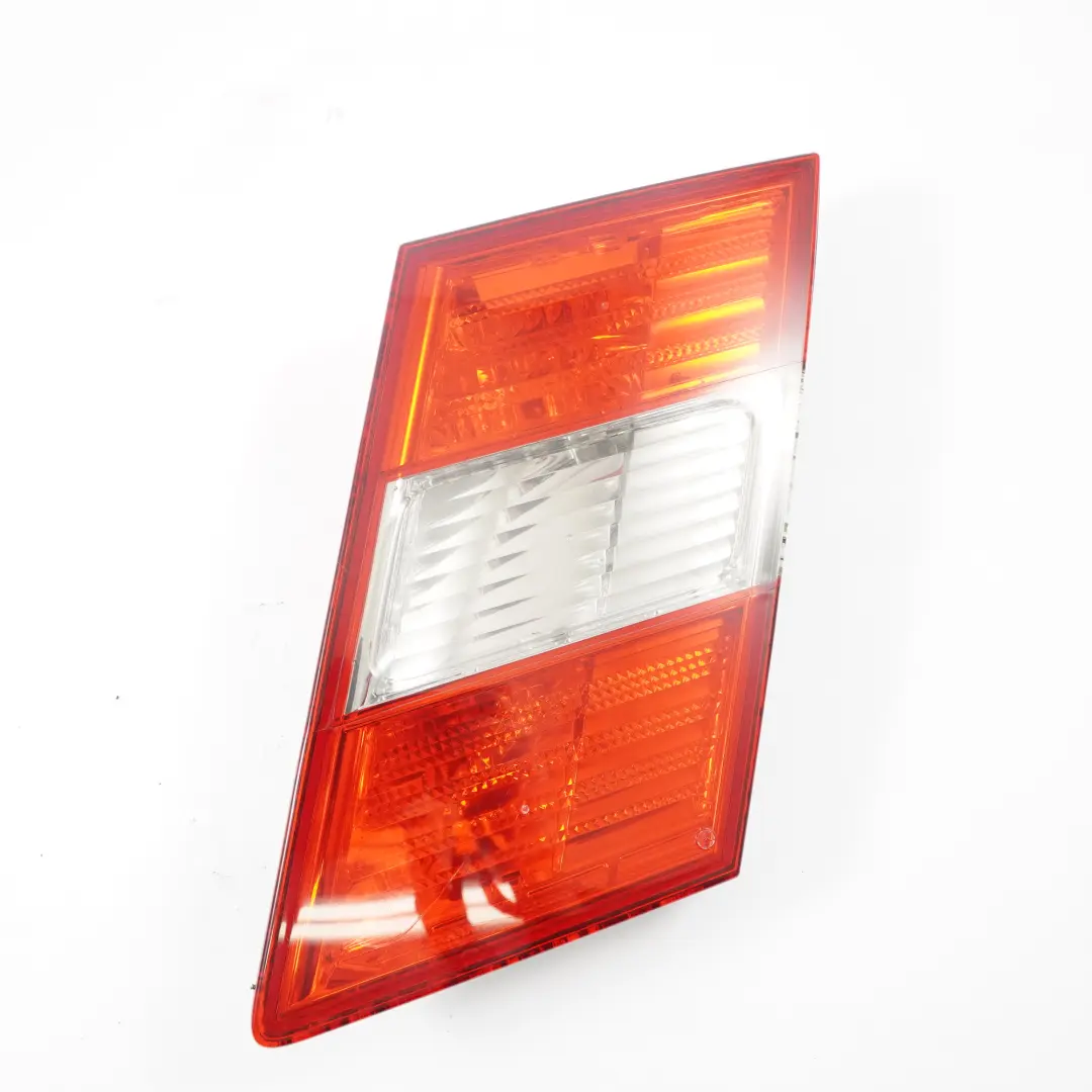Lampa Tył Tylna Bagażnika Prawa do Mercedes CL203 o numerze A2038205464 Mercedes CL203 Lampa Tył Tylna Bagażnika Prawa - SKU A2038205464-1 - Numer Części A2038205464