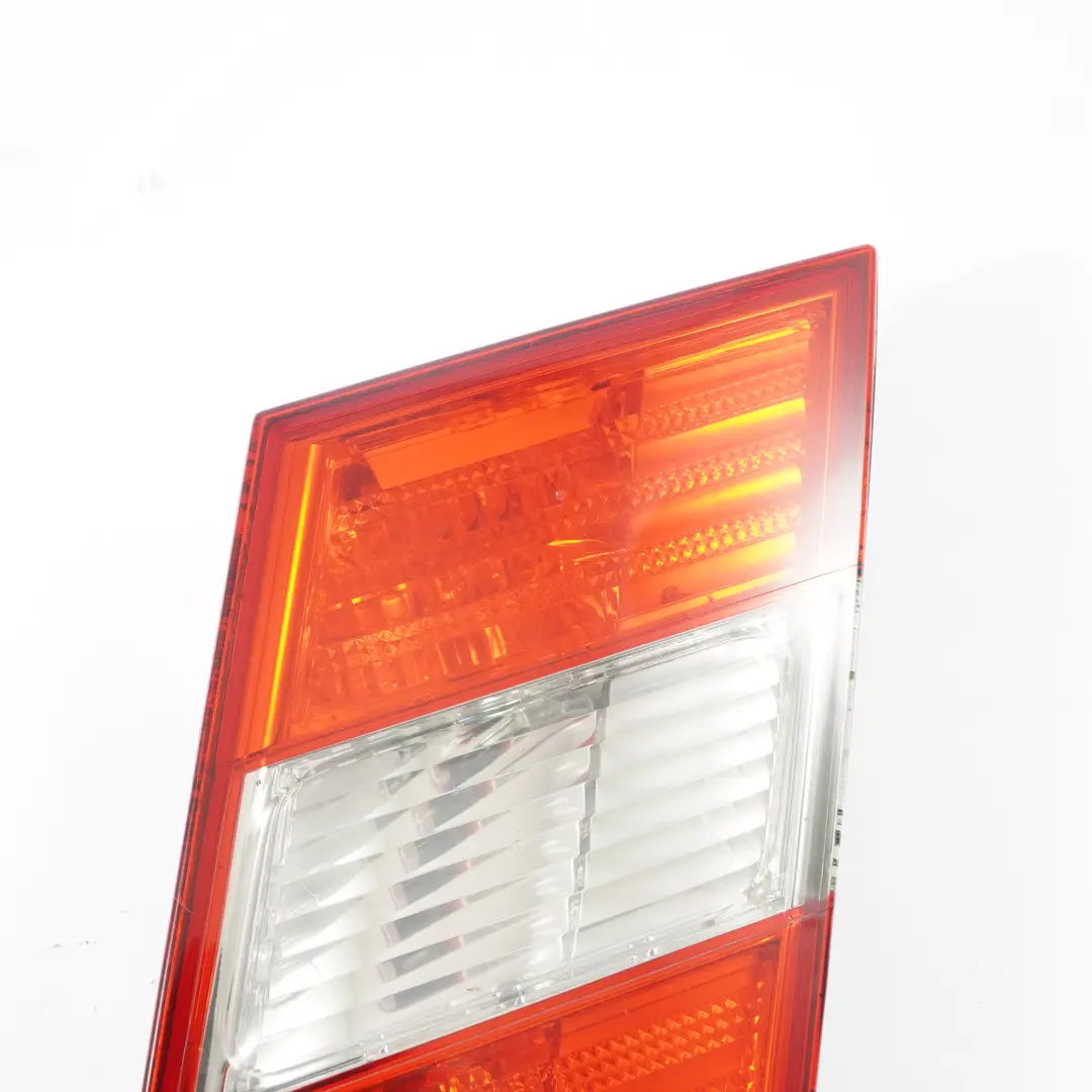 Lampa Tył Tylna Bagażnika Prawa do Mercedes CL203 o numerze A2038205464 Mercedes CL203 Lampa Tył Tylna Bagażnika Prawa - SKU A2038205464-1 - Numer Części A2038205464