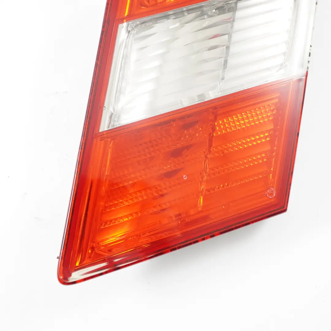 Lampa Tył Tylna Bagażnika Prawa do Mercedes CL203 o numerze A2038205464 Mercedes CL203 Lampa Tył Tylna Bagażnika Prawa - SKU A2038205464-1 - Numer Części A2038205464