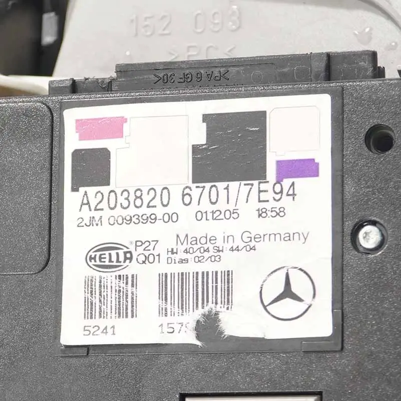 Mercedes W203 Unité contrôle lampe lecture toit intérieure Gris - SKU A2038206701 - Numéro de pièce A2038206701