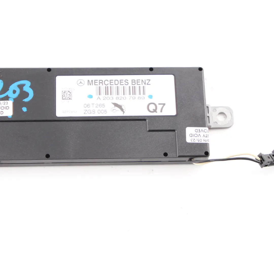  Antenna Amplifier Mercedes W203 S203 Touring Aerial Module Unit - SKU A2038207989 - Part number A2038207989