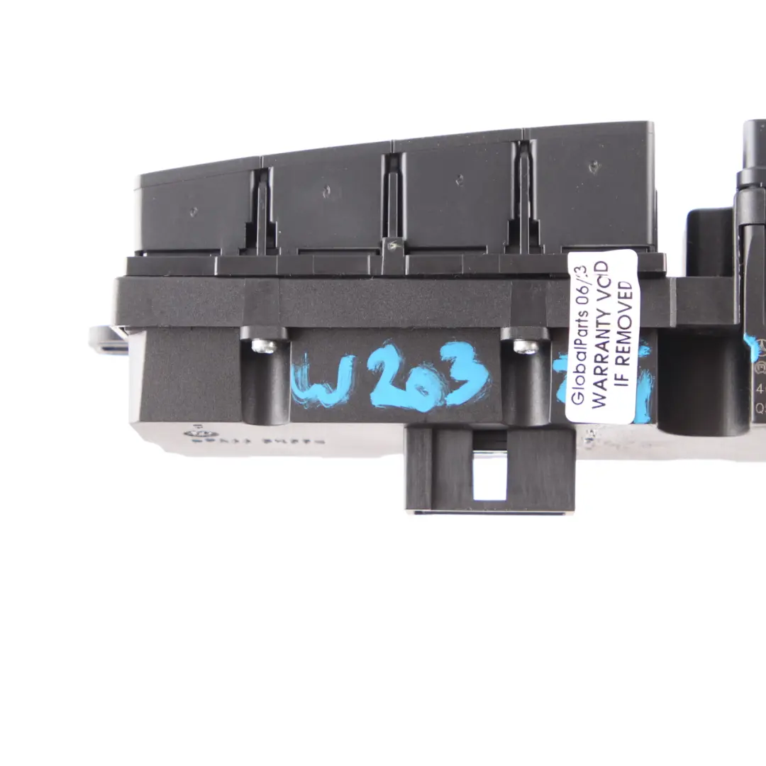 Schaltereinheit Bedienfeld Modul Gefahrensperre ESP für Mercedes W203 mit Teilenummer A2038214481 Mercedes W203 Schaltereinheit Bedienfeld Modul Gefahrensperre ESP - SKU A2038214481 - Teilenummer A2038214481