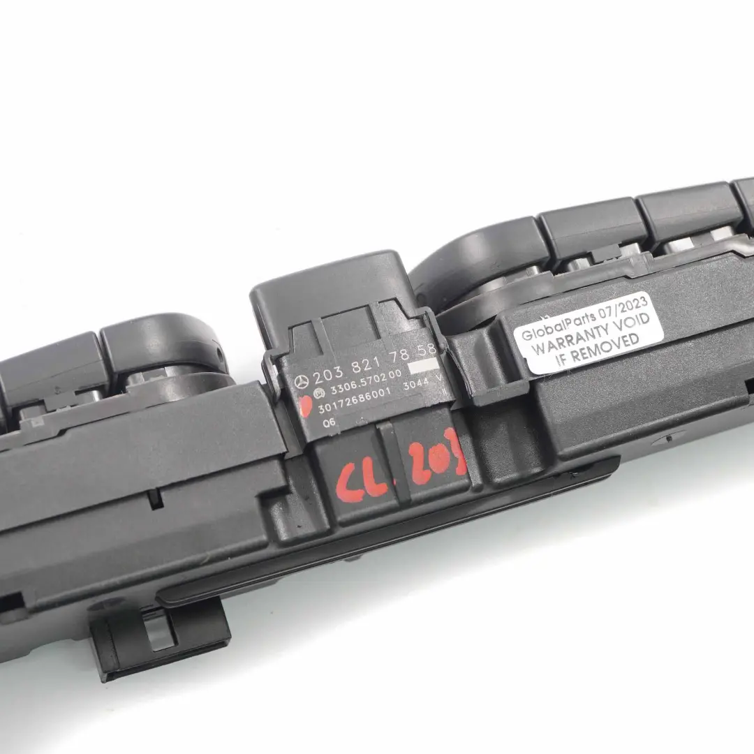 Panneau central d'interrupteur de contrôle danger ESP pour Mercedes CL203 à propos du numéro de pièce A2038217858 Mercedes CL203 Panneau central d'interrupteur de contrôle danger ESP - SKU A2038217858 - Numéro de pièce A2038217858