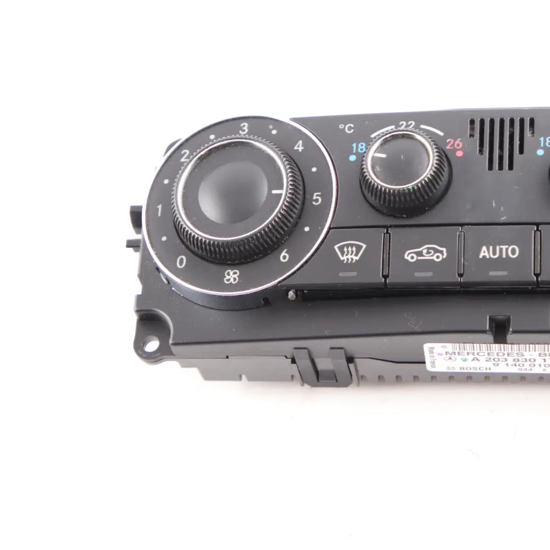 Pannello Interruttore Climatizzatore Aria Condizionata per Mercedes W203 con numero di parte A2038301785 Mercedes W203 Pannello Interruttore Climatizzatore Aria Condizionata - SKU A2038301785 - Numero di parte A2038301785