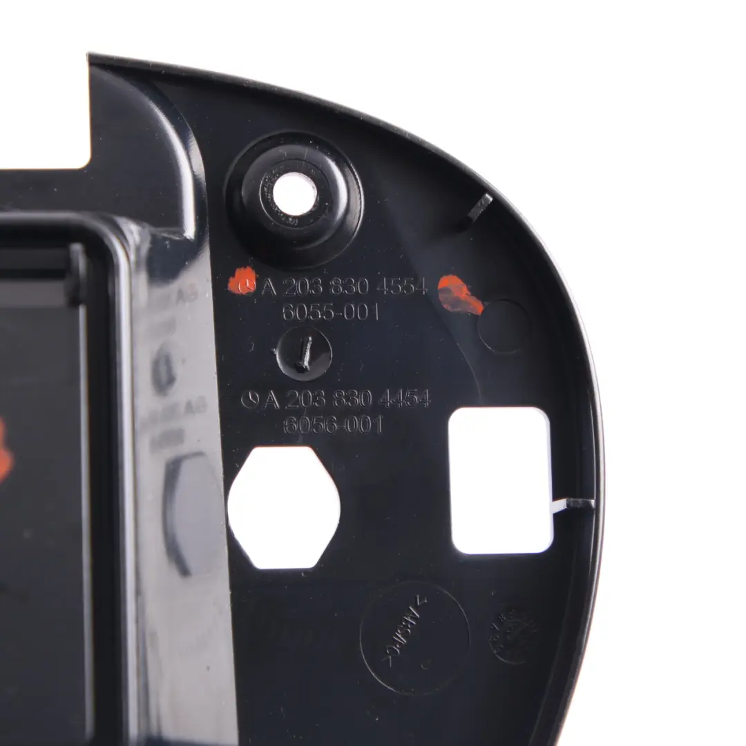 Belüftungsdüse Armaturenbrett Frischluft Zierblende für Mercedes W203 mit Teilenummer A2038304554 Mercedes W203 Belüftungsdüse Armaturenbrett Frischluft Zierblende - SKU A2038304554 - Teilenummer A2038304554