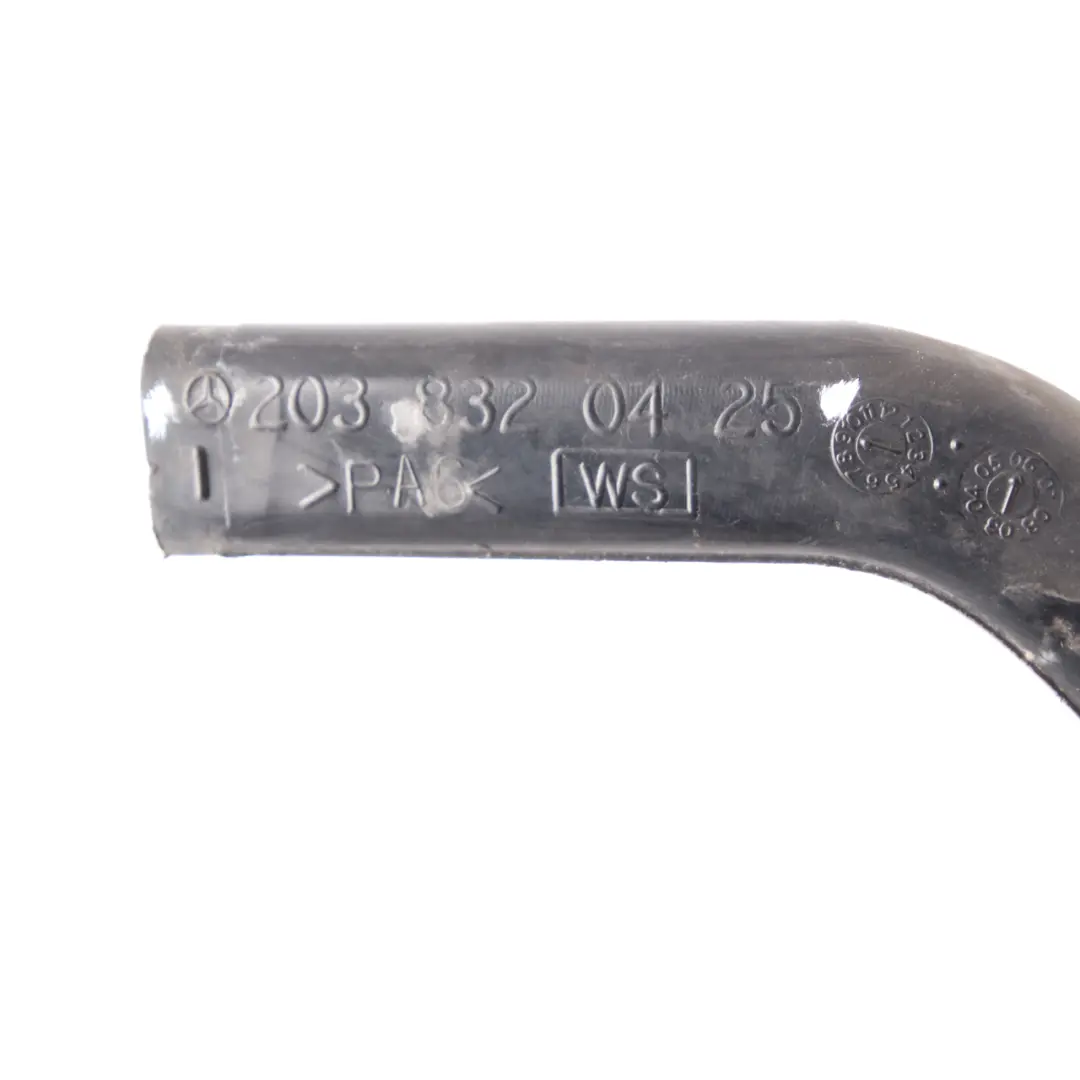 Rura Przewód Wąż Wlot Powietrza do Mercedes W203 o numerze A2038320425 Mercedes W203 Rura Przewód Wąż Wlot Powietrza - SKU A2038320425 - Numer Części A2038320425