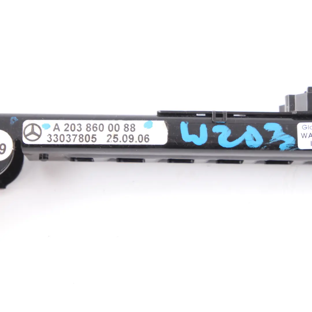 Regulacja Wysokości Pasa Bezpieczeństwa Przód Lewy Prawy do Mercedes W203 S203 o numerze A2038600088 Mercedes W203 S203 Regulacja Wysokości Pasa Bezpieczeństwa Przód Lewy Prawy - SKU A2038600088 - Numer Części A2038600088