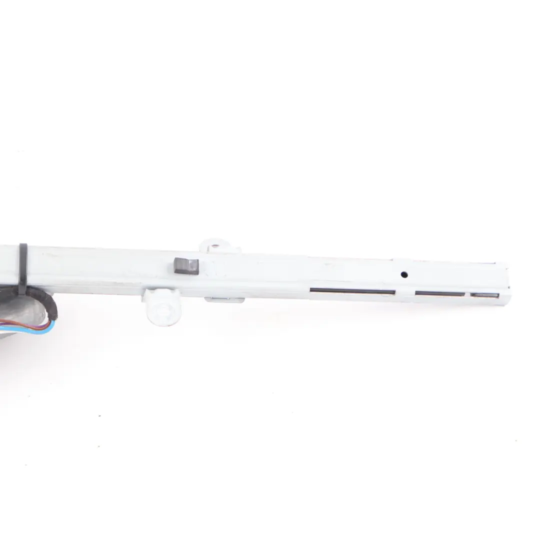 Mercedes W209 CLK Guide ceinture sécurité Alimentation droite - SKU A2038600282 - Numéro de pièce A2038600282