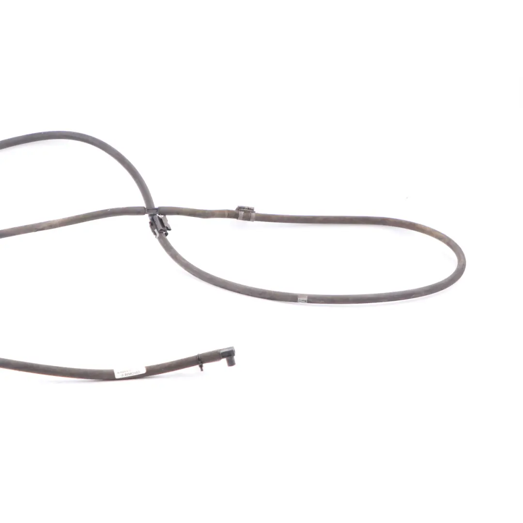 Przewód Wąż Spryskiwaczy do Mercedes W203 C209 o numerze A2038601392 Mercedes W203 C209 Przewód Wąż Spryskiwaczy - SKU A2038601392 - Numer Części A2038601392