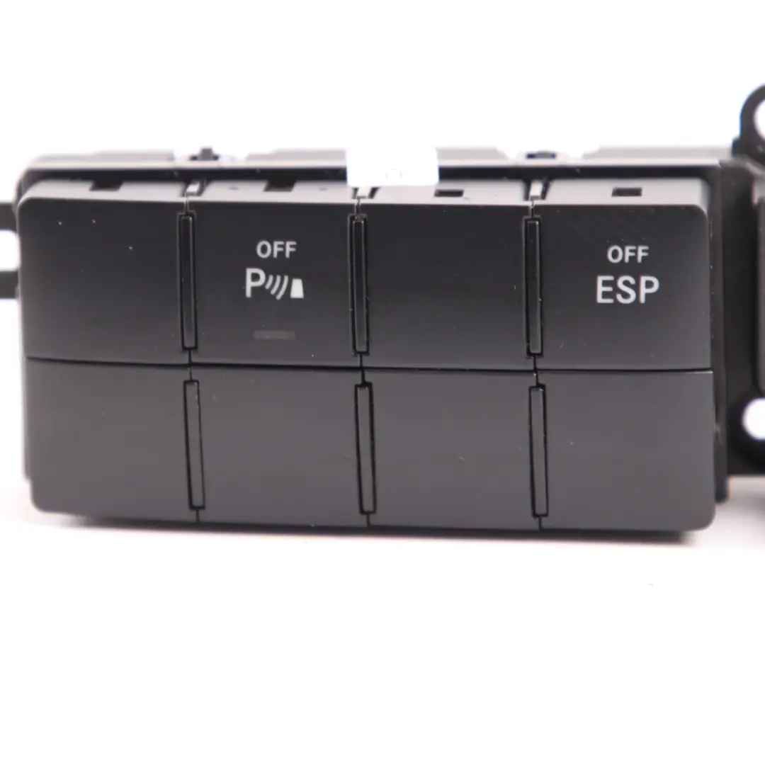 Schaltereinheit Bedienfeld Modul Gefahrensperre PDC ESP für Mercedes W203 mit Teilenummer A2038700151 Mercedes W203 Schaltereinheit Bedienfeld Modul Gefahrensperre PDC ESP - SKU A2038700151 - Teilenummer A2038700151