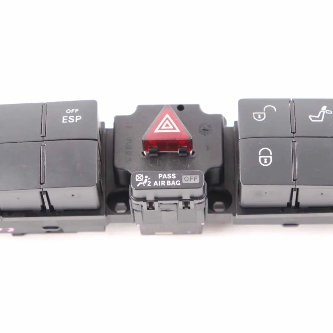 Schaltereinheit Bedienfeld Hazard Lock ESP Sitzheizung für Mercedes W203 mit Teilenummer A2038702110 Mercedes W203 Schaltereinheit Bedienfeld Hazard Lock ESP Sitzheizung - SKU A2038702110 - Teilenummer A2038702110
