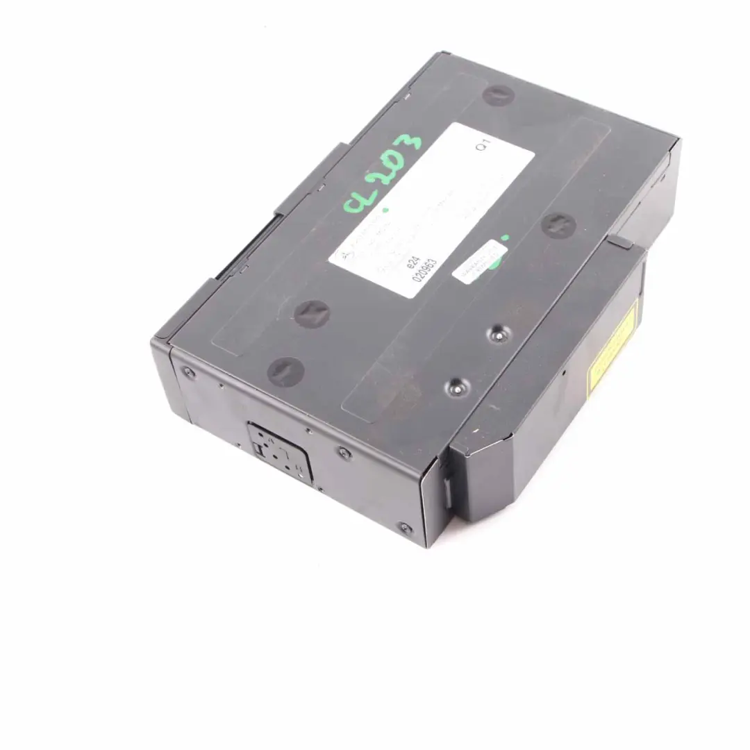 Caricatore CD A 6 Dischi Con Caricatore per Mercedes W203 W209 W639 con numero di parte A2038703389 Mercedes W203 W209 W639 Caricatore CD A 6 Dischi Con Caricatore - SKU A2038703389 - Numero di parte A2038703389