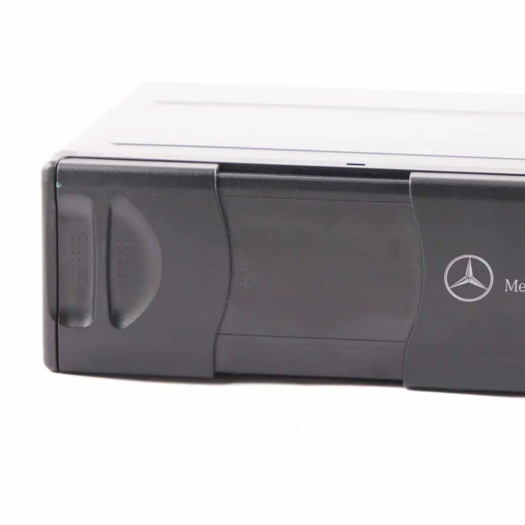  Changeur CD Mercedes W203 W209 W639 changeur 6 disques avec chargeur - SKU A2038703389 - Numéro de pièce A2038703389
