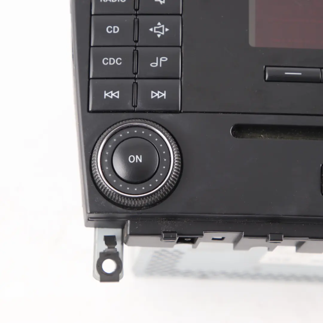 Mercedes W203 Radioodtwarzacz Radio - SKU A2038704589 - Numer Części A2038704589