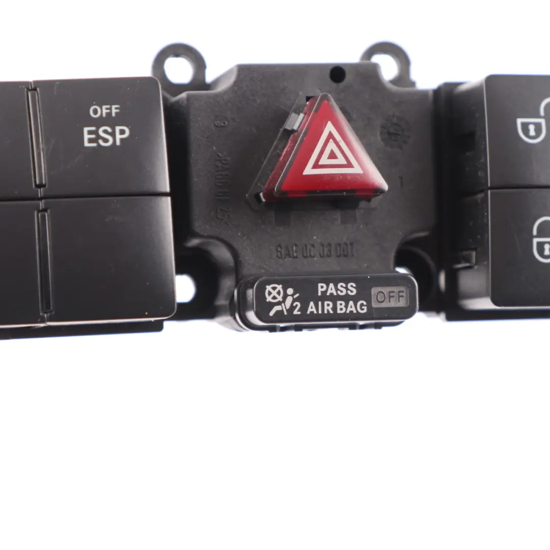 Schalter Leiste Warnblink Anlage Blockschloss ESP für Mercedes W203 C209 mit Teilenummer A2038706310 Mercedes W203 C209 Schalter Leiste Warnblink Anlage Blockschloss ESP - SKU A2038706310 - Teilenummer A2038706310