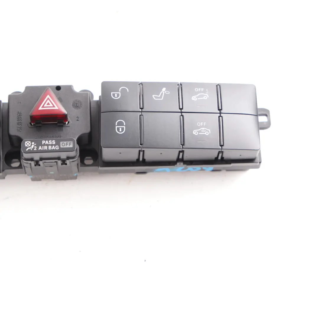 Mercedes W209 Tableau bord Panneau signalisation danger Verrouillage - SKU A2038706410 - Numéro de pièce A2038706410