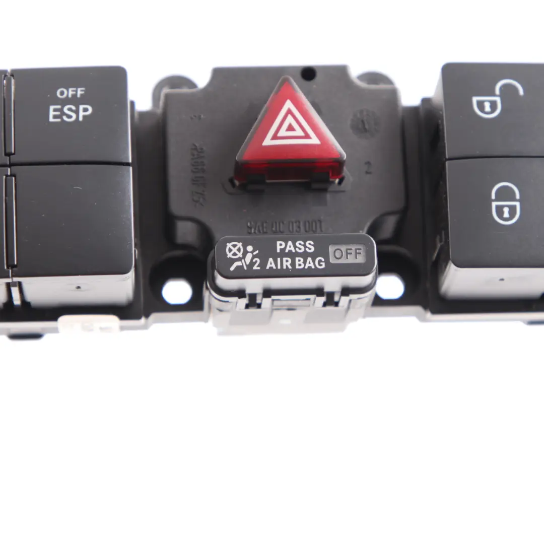 Panel Salpicadero Advertencia Peligro Bloqueo PDC ESP para Mercedes W209 con número de pieza A2038706410 Mercedes W209 Panel Salpicadero Advertencia Peligro Bloqueo PDC ESP - SKU A2038706410 - Número de pieza A2038706410