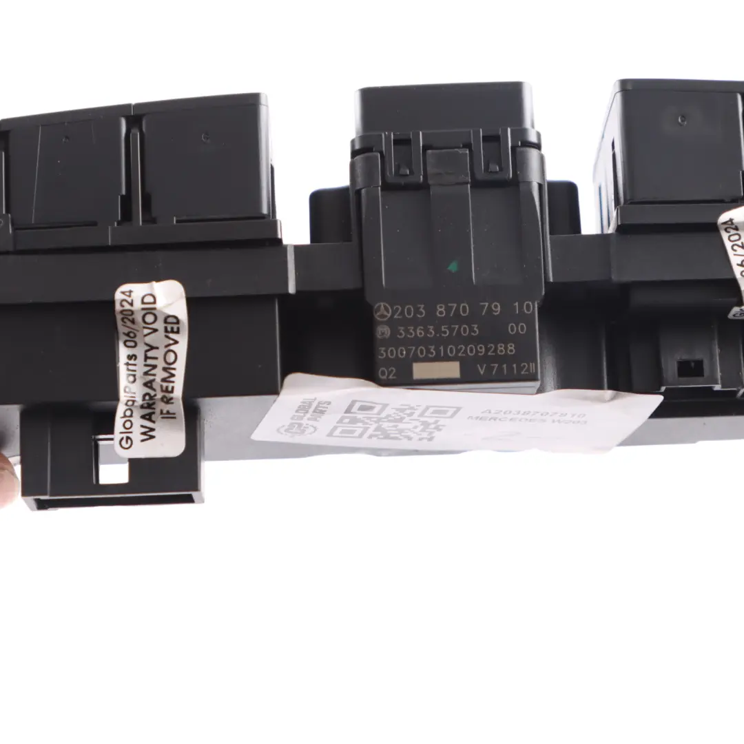 Warnblinkschalter Panel für Mercedes W203 mit Teilenummer A2038707910 Mercedes W203 Warnblinkschalter Panel - SKU A2038707910 - Teilenummer A2038707910