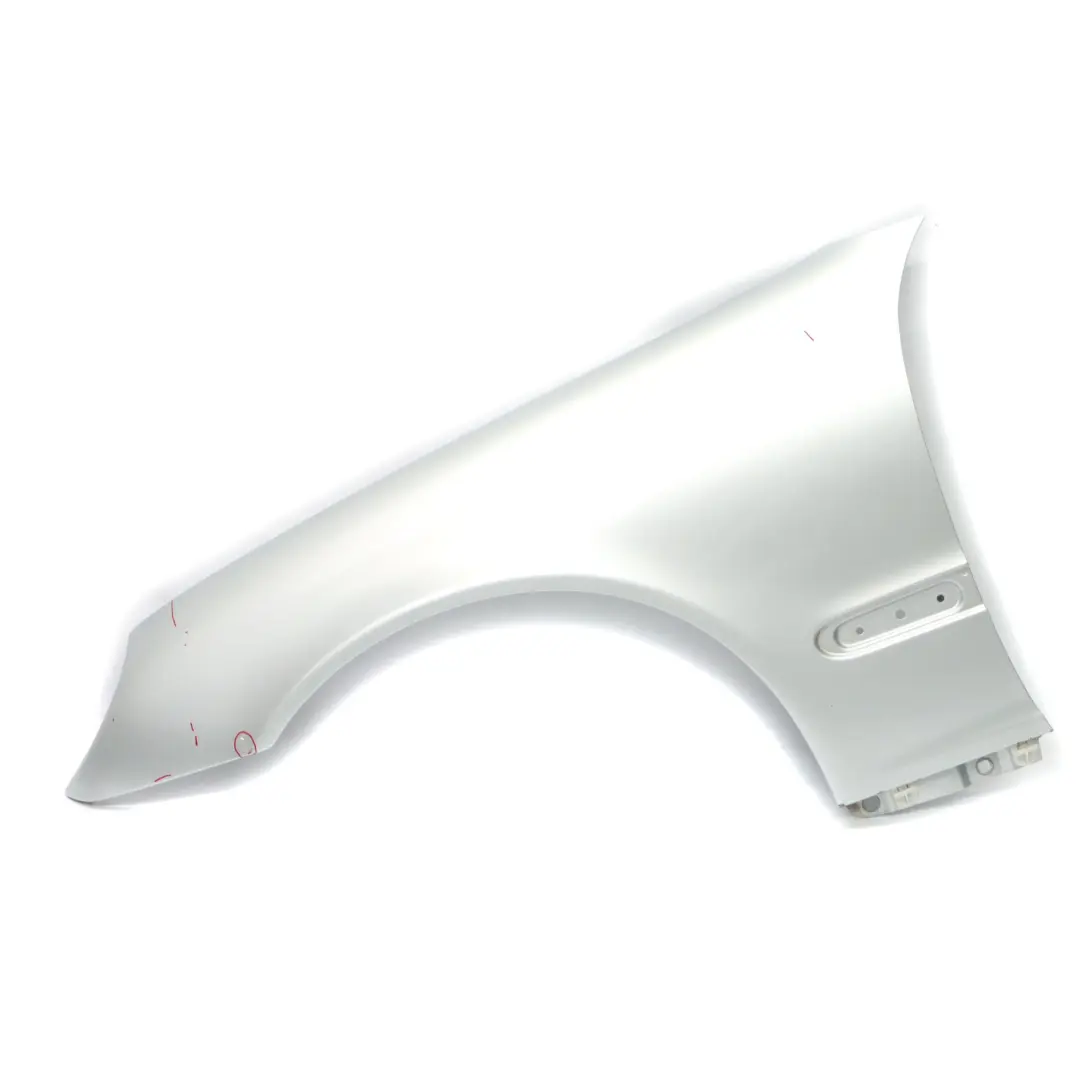 Pannello laterale anteriore sinistro Parafango Iridium Silver 775 per Mercedes W203 con numero di parte A2038800118 Mercedes W203 Pannello laterale anteriore sinistro Parafango Iridium Silver 775 - SKU A2038800118-IRS2 - Numero di parte A2038800118