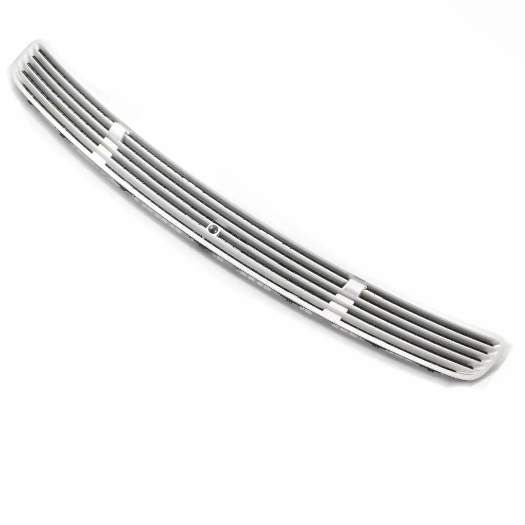 Cofano Griglia Copertura anteriore Iridium Argento 775 per Mercedes W203 con numero di parte A2038800205 Mercedes W203 Cofano Griglia Copertura anteriore Iridium Argento 775 - SKU A2038800205-IRS - Numero di parte A2038800205