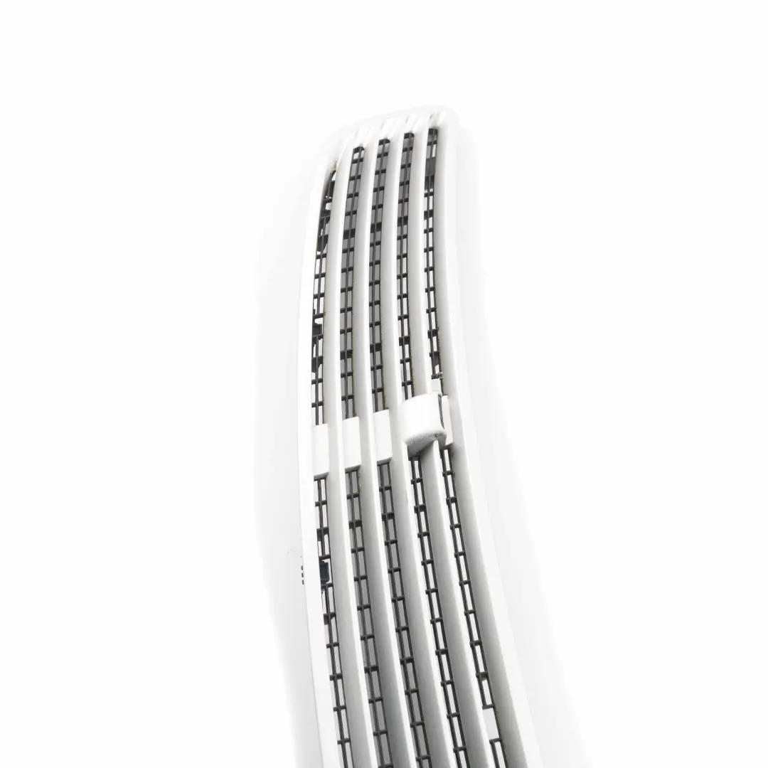 Cofano Griglia Copertura anteriore Iridium Argento 775 per Mercedes W203 con numero di parte A2038800205 Mercedes W203 Cofano Griglia Copertura anteriore Iridium Argento 775 - SKU A2038800205-IRS - Numero di parte A2038800205