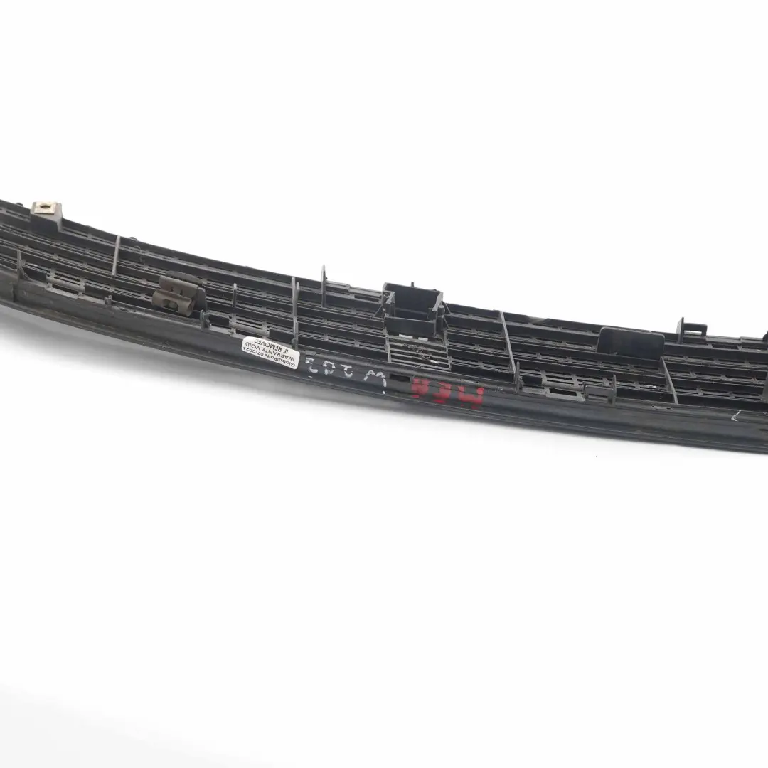 Capó Rejilla Delantera Tapa Superior Negro Melanita para Mercedes W203 con número de pieza A2038800205 Mercedes W203 Capó Rejilla Delantera Tapa Superior Negro Melanita - SKU A2038800205-MEB - Número de pieza A2038800205