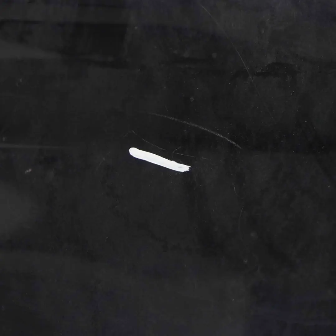 Seitenverkleidung vorne rechts Kotflügel Diamond Black - 768 für Mercedes W203 mit Teilenummer A2038800218 Mercedes W203 Seitenverkleidung vorne rechts Kotflügel Diamond Black - 768 - SKU A2038800218-DSCH - Teilenummer A2038800218